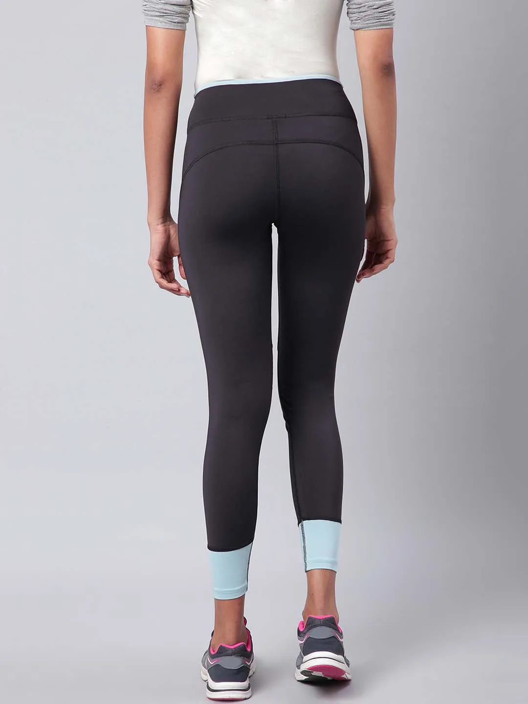 Alcis Women Black Solid Training Tights