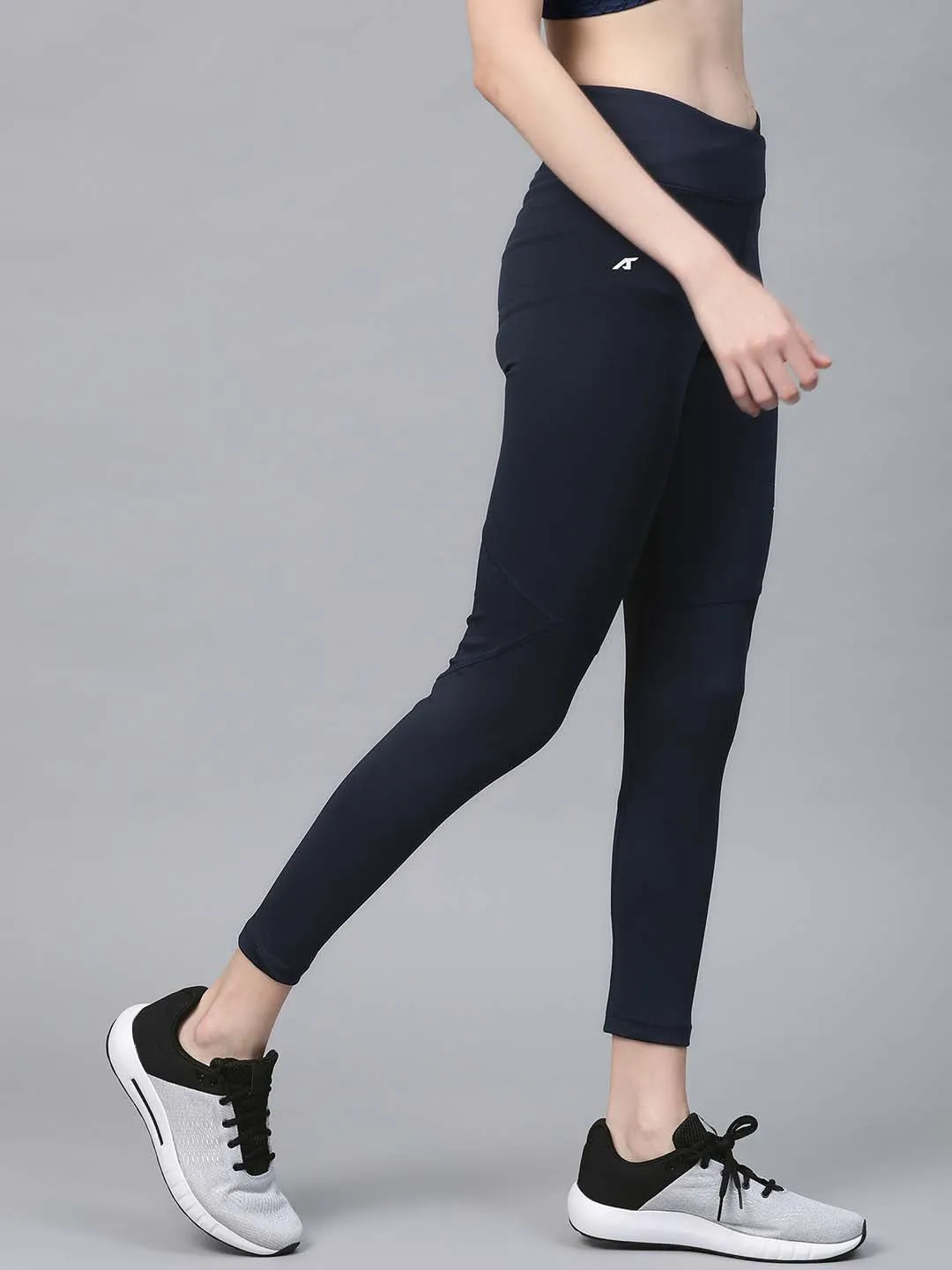 Alcis Women Navy Blue Secure Fit Solid Cropped Training Tights