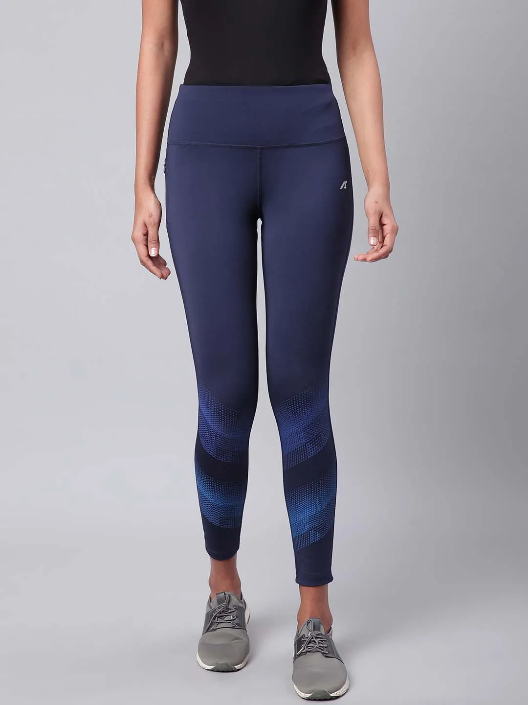 Alcis Women Navy Blue Solid Secure Fit Cropped Training Tights
