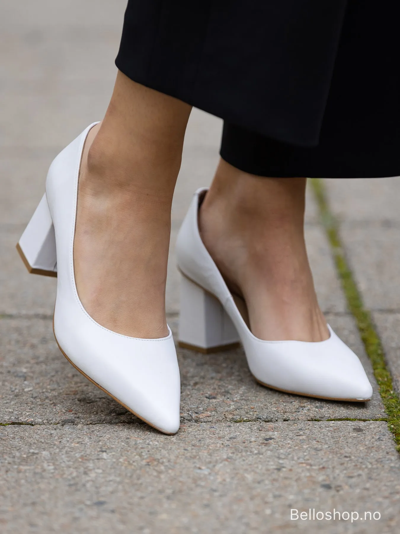 Bello Hvit glatt skinn spiss pumps