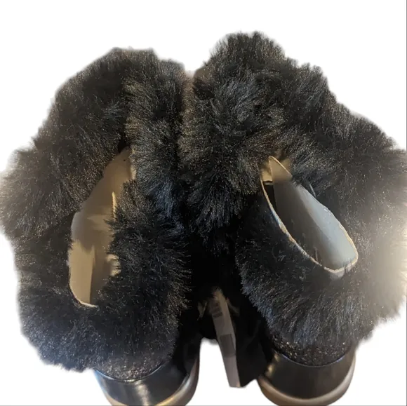 Brand new Juicy couture little girls boots size youth 1