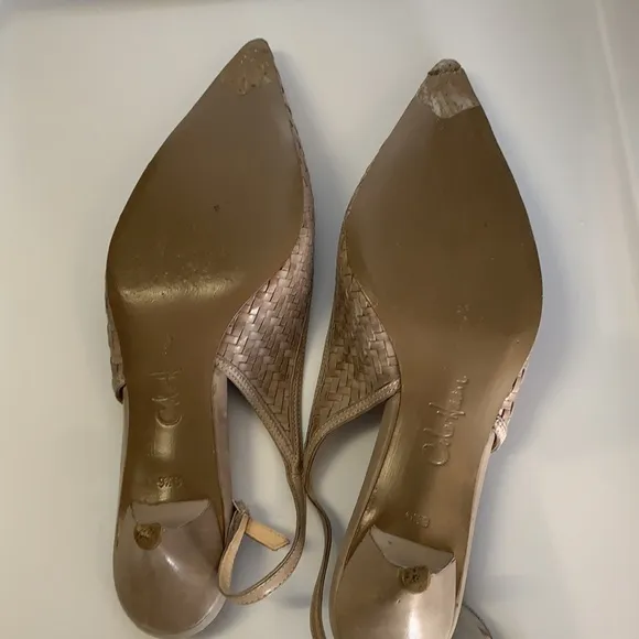 COLE HAAN 9.5B slip-on beige tan pumps in good condition