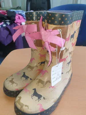 Cream horse size 11 wellies FREE POSTAGE 🟣