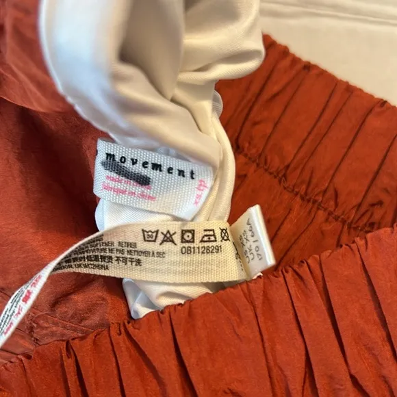 FP Movement XSmall Set In Your Corner Bra peach AND Way Home Shorts red earth