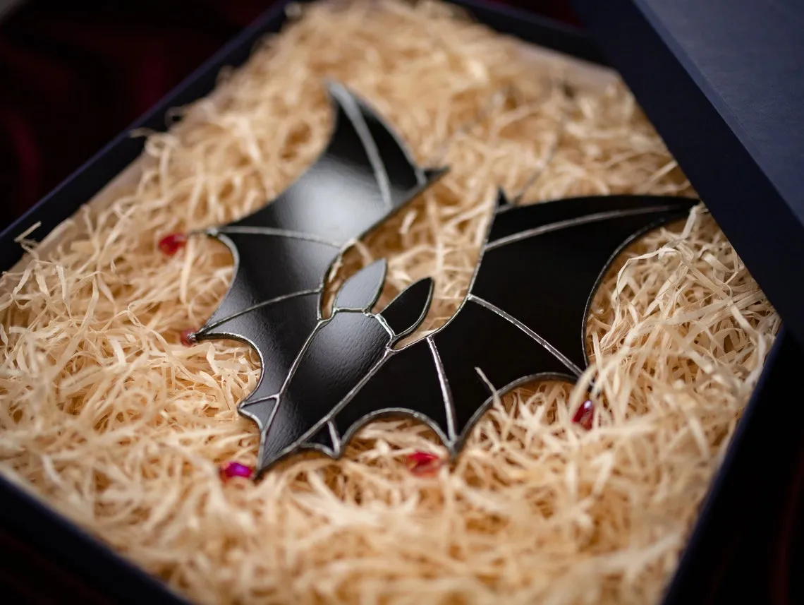 Halloween Stained Glass Bat Suncatcher - Spooky & Stylish Home Decor