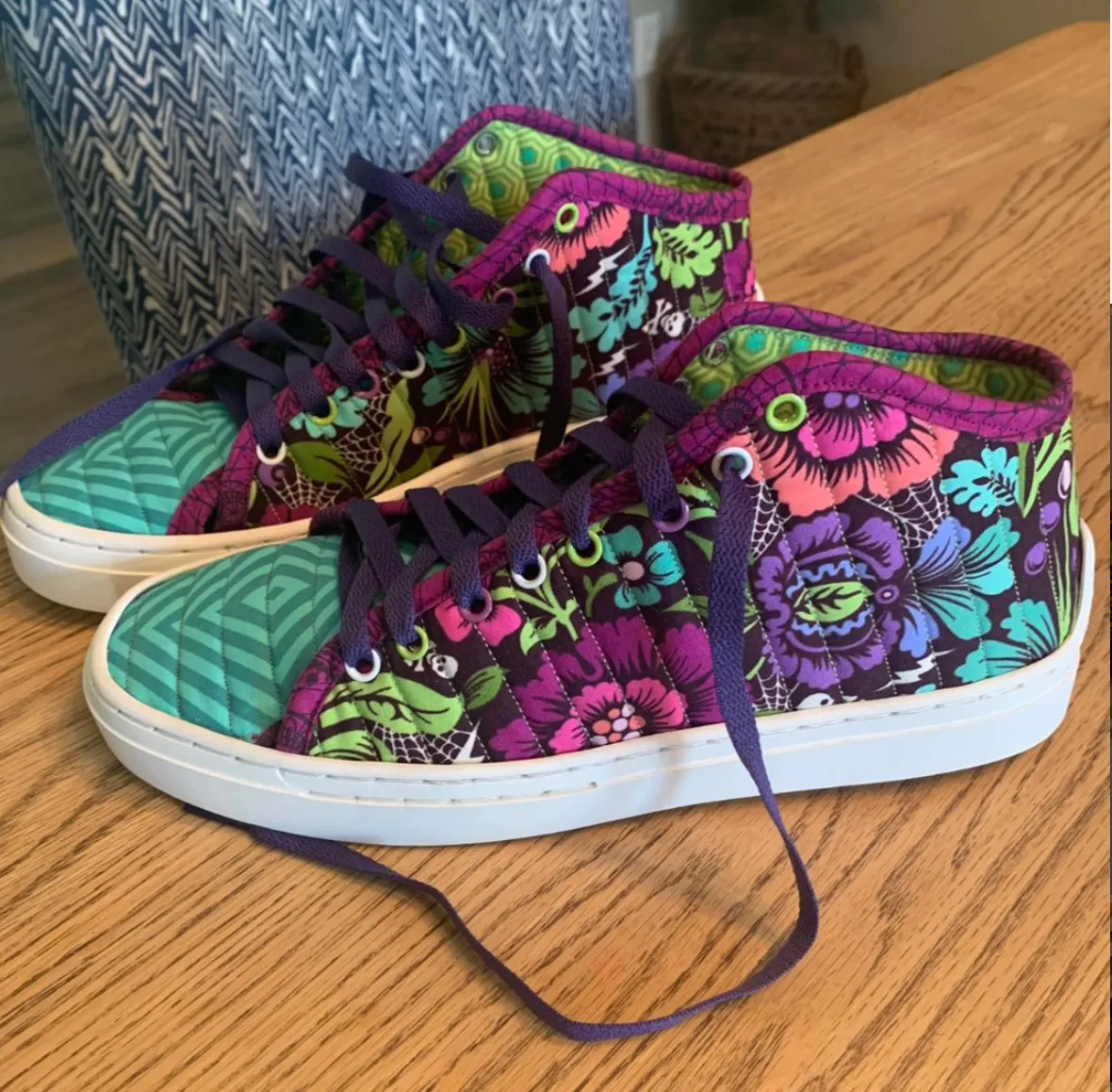 Happy Feet Quilted Sneaker Workshop with Joan Radell of Bucklebeebags