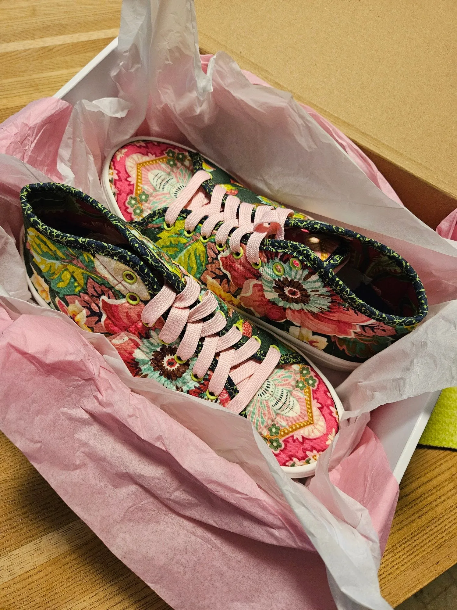 Happy Feet Quilted Sneaker Workshop with Joan Radell of Bucklebeebags