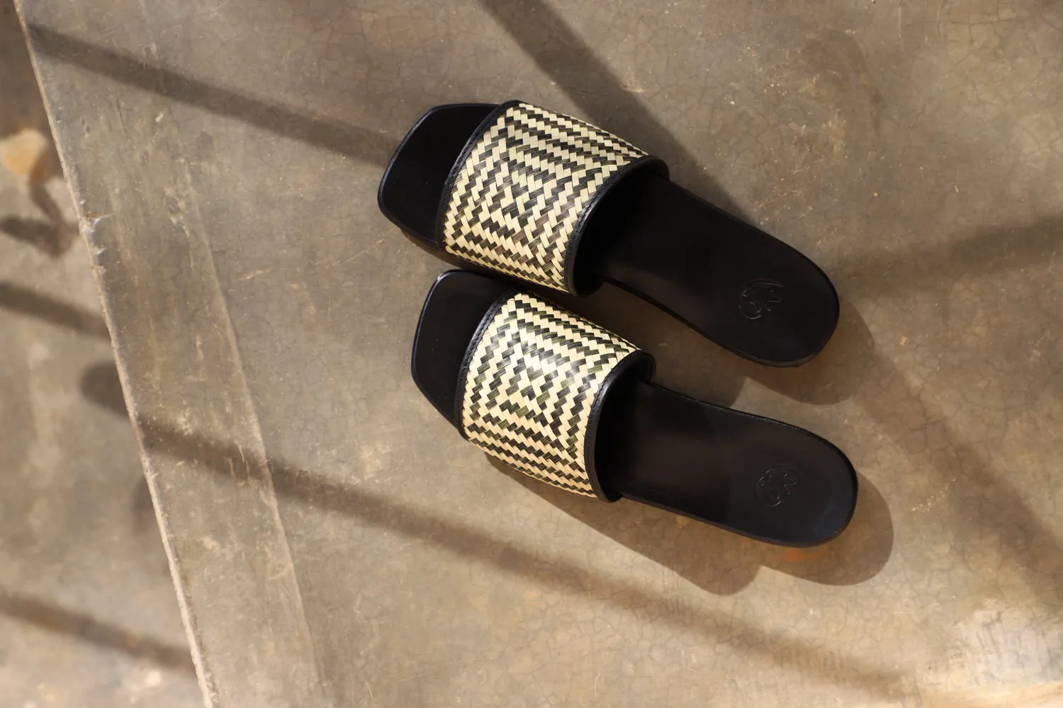 Ipomeia | Palm Woven Leather Slide