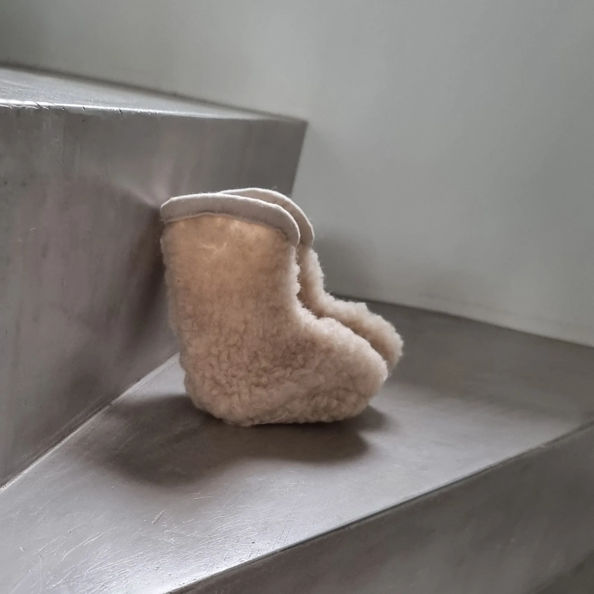 Latte Pure Wool Baby Booties