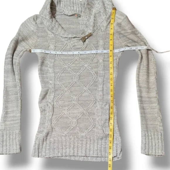Love Change Gray Cable Knit Cowl Neck Sweater - Small - Cozy Fall &amp; Winter Vibes