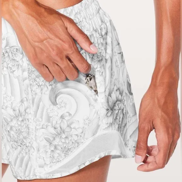 Lululemon Hotty Hot II Long 4&quot; Mini Twine Pattern Athletic Short