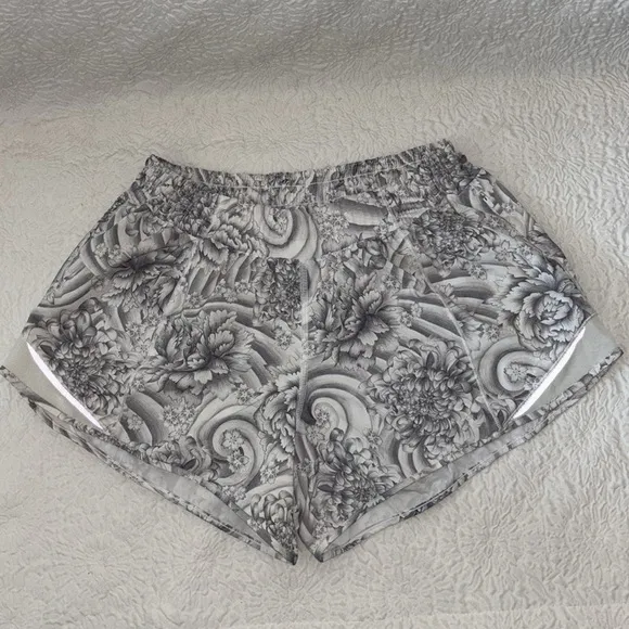 Lululemon Hotty Hot II Long 4&quot; Mini Twine Pattern Athletic Short