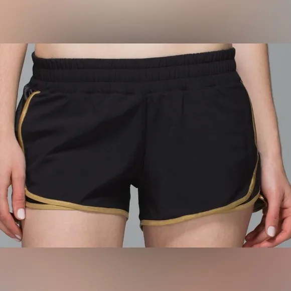 Lululemon🦄Super Squad Short Black Gold Size 6✨Excellent Condition Rare
