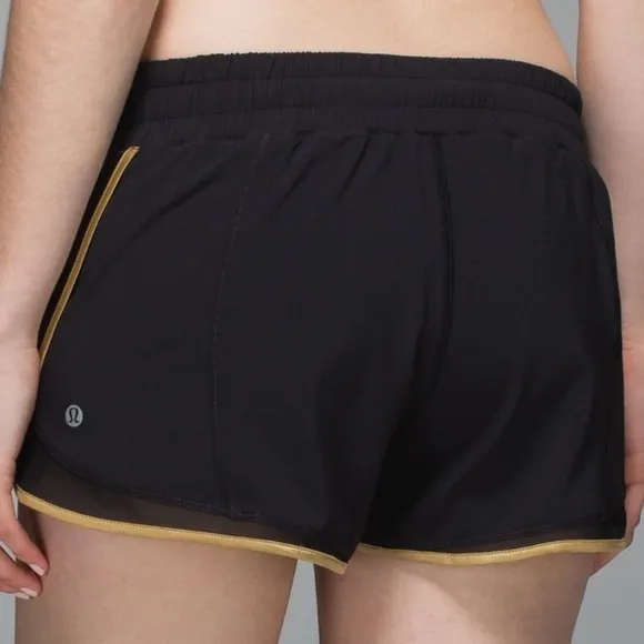 Lululemon🦄Super Squad Short Black Gold Size 6✨Excellent Condition Rare