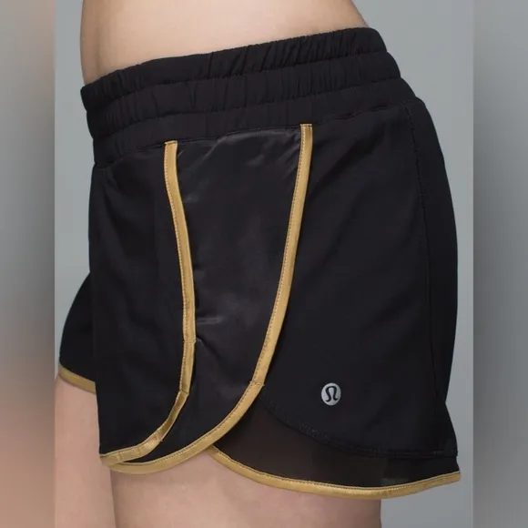 Lululemon🦄Super Squad Short Black Gold Size 6✨Excellent Condition Rare