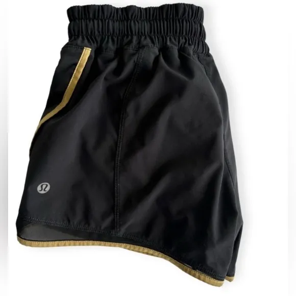 Lululemon🦄Super Squad Short Black Gold Size 6✨Excellent Condition Rare