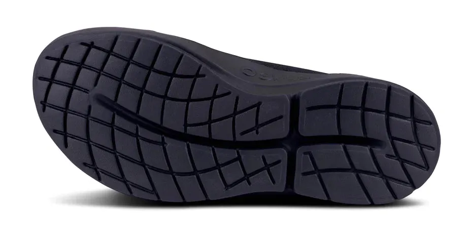 NEW IN BOX! WOMEN'S OOFOS OOMG EEZEE LOW BLACK SZ W9!  ALLEVIATES FOOT PAIN, JOINT PAIN BY REDUCING STRESS ON KNEES, ANKLES & JOINTS!! RETAILS $189 