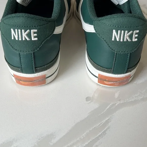 Nike Court Legacy Pro Green and White Sneakers DR9864 300 Mens Sz 10.5