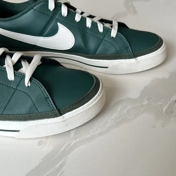 Nike Court Legacy Pro Green and White Sneakers DR9864 300 Mens Sz 10.5