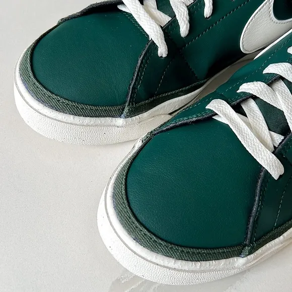 Nike Court Legacy Pro Green and White Sneakers DR9864 300 Mens Sz 10.5