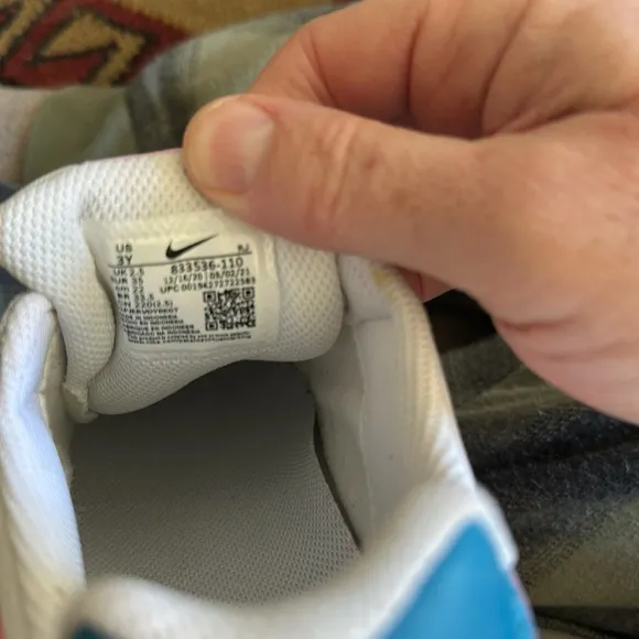 Nike Court Royale - Girls velcro sneakers - Brand New - Never Worn