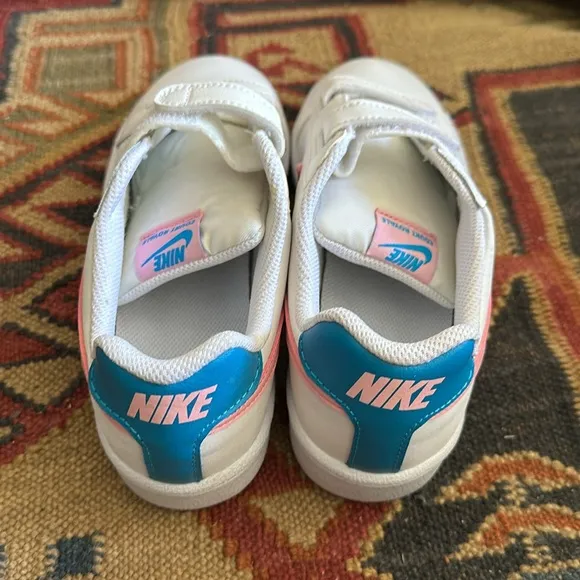 Nike Court Royale - Girls velcro sneakers - Brand New - Never Worn