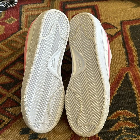 Nike Court Royale - Girls velcro sneakers - Brand New - Never Worn