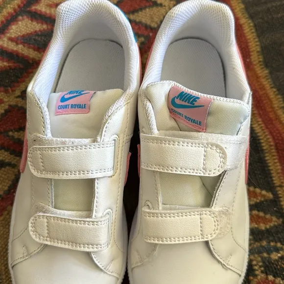 Nike Court Royale - Girls velcro sneakers - Brand New - Never Worn