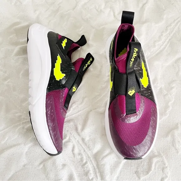 Nike Flex Plus SE Boys Sneakers New