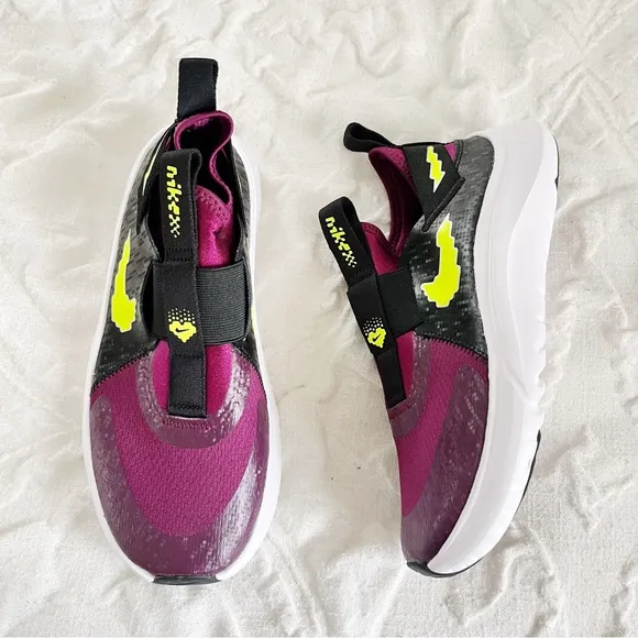 Nike Flex Plus SE Boys Sneakers New