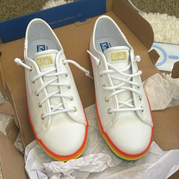 NWT Keds Kids Rainbow Leather Sneakers sz 4