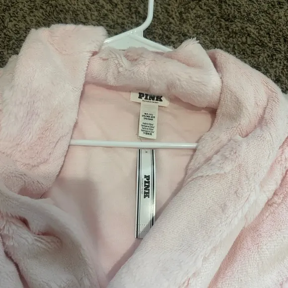 PINK VS Cozy Robe size M/L NWT