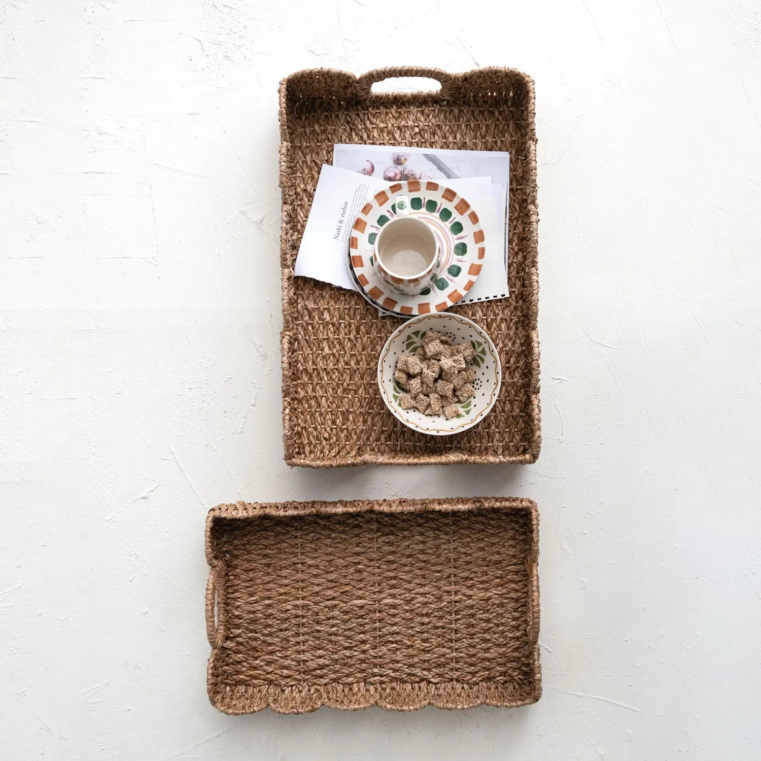 Scalloped Woven Tray (2 Sizes)