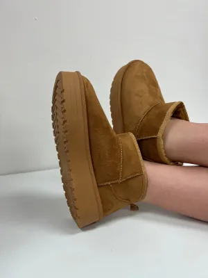 Uggy Boot Tan