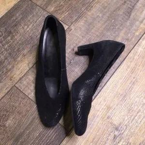 Vaneli Dayle Snakeskin Embossed Suede Pumps Black Size 6.5