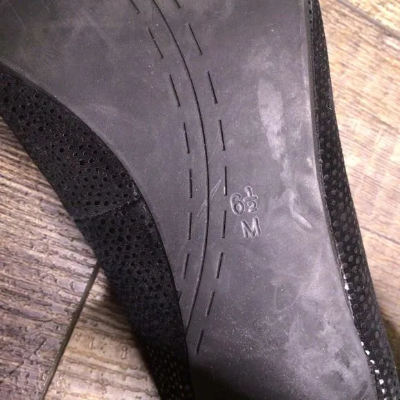 Vaneli Dayle Snakeskin Embossed Suede Pumps Black Size 6.5