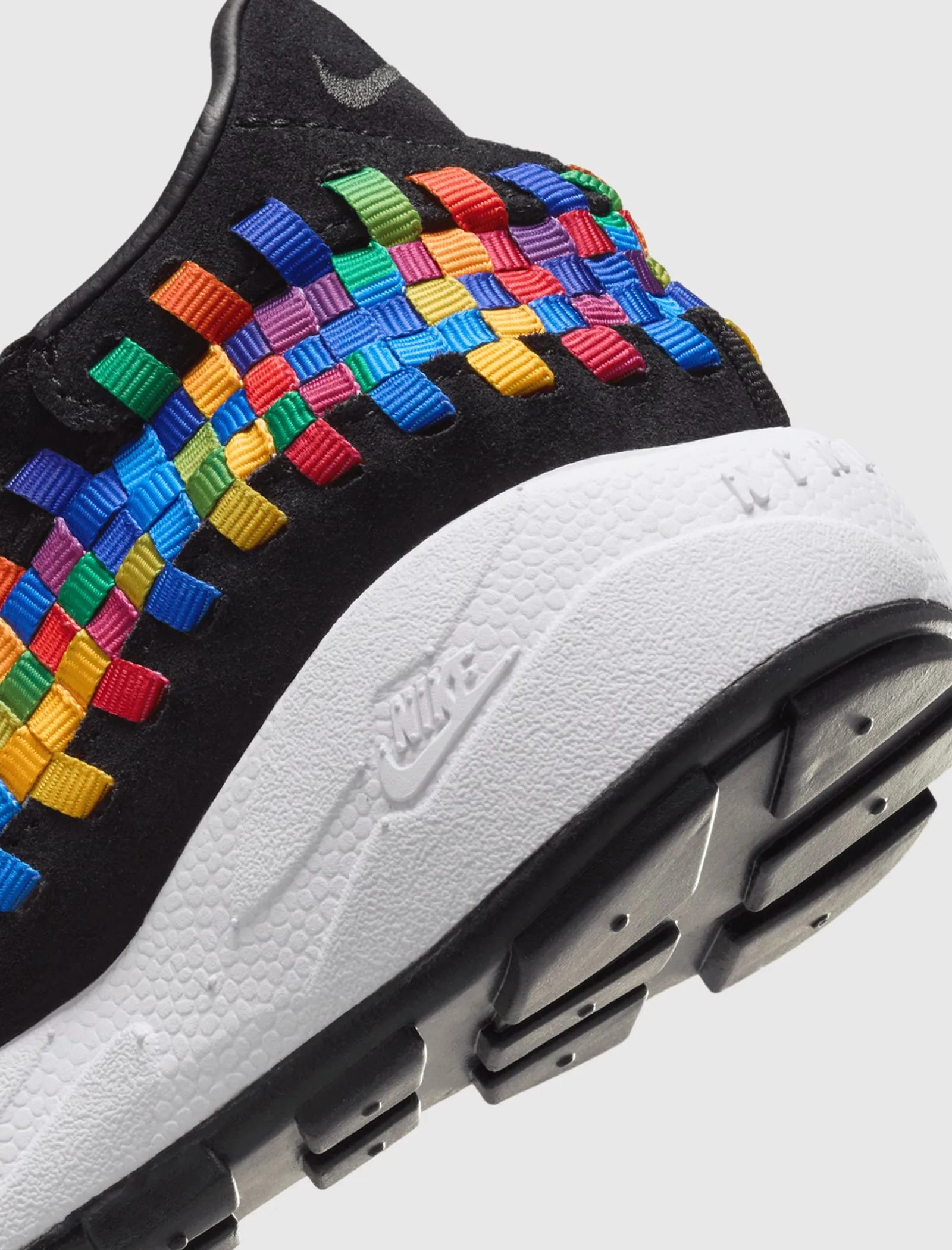 WOMEN'S AIR FOOTSCAPE WOVEN "BLACK/ WHITE"