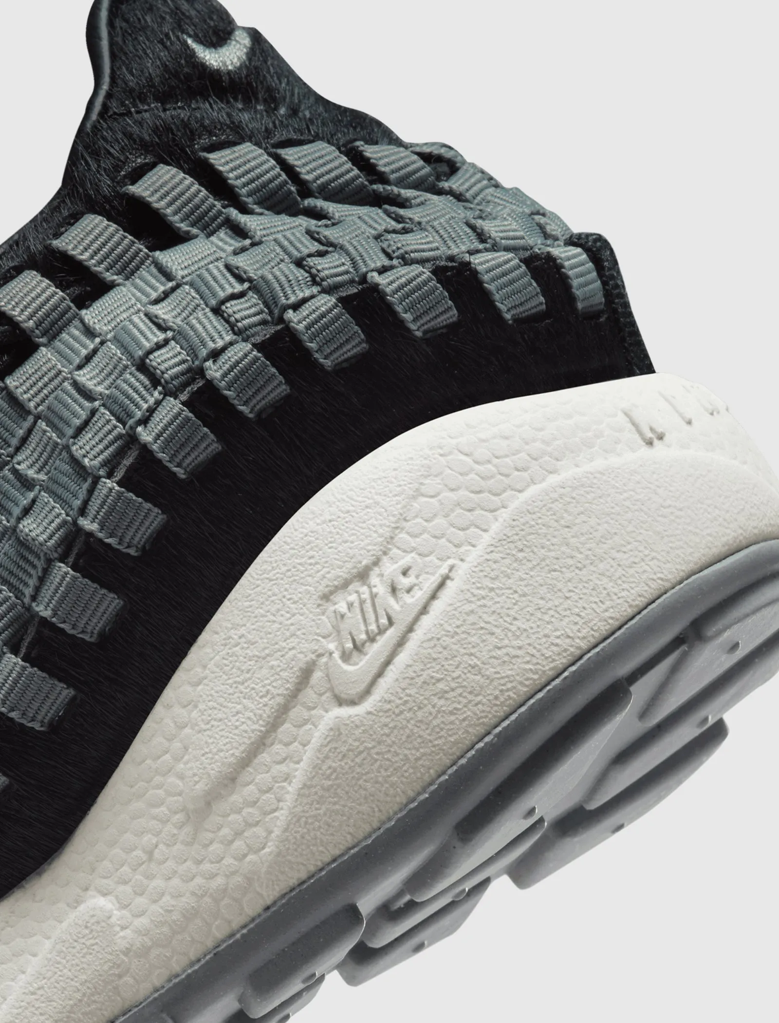 WOMEN'S AIR FOOTSCAPE WOVEN "BLACK/SMOKE GREY"
