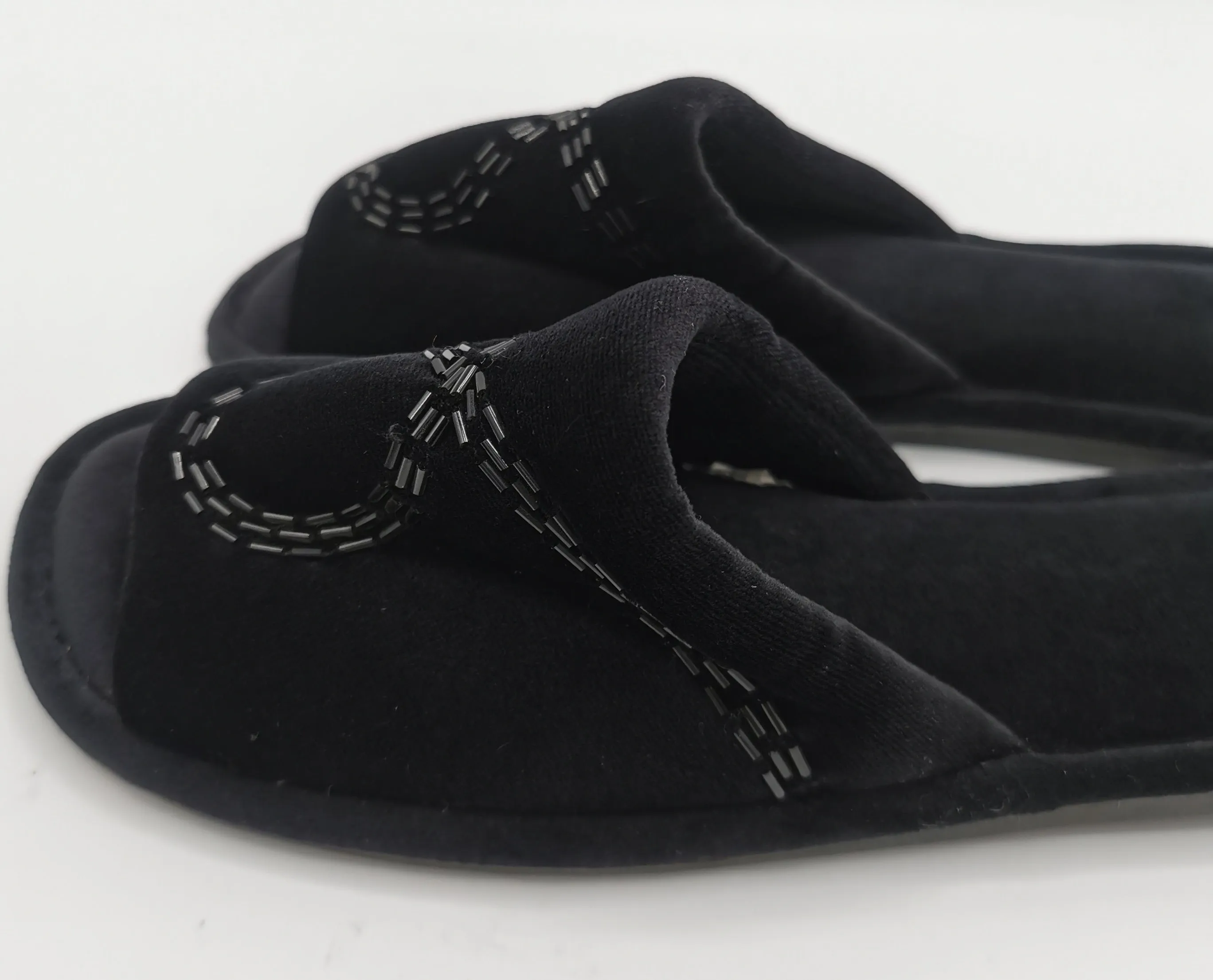 WOMENS SIZE SMALL (5/6) - Soft, Black Indoor / Outdoor Slippers NWOT B25