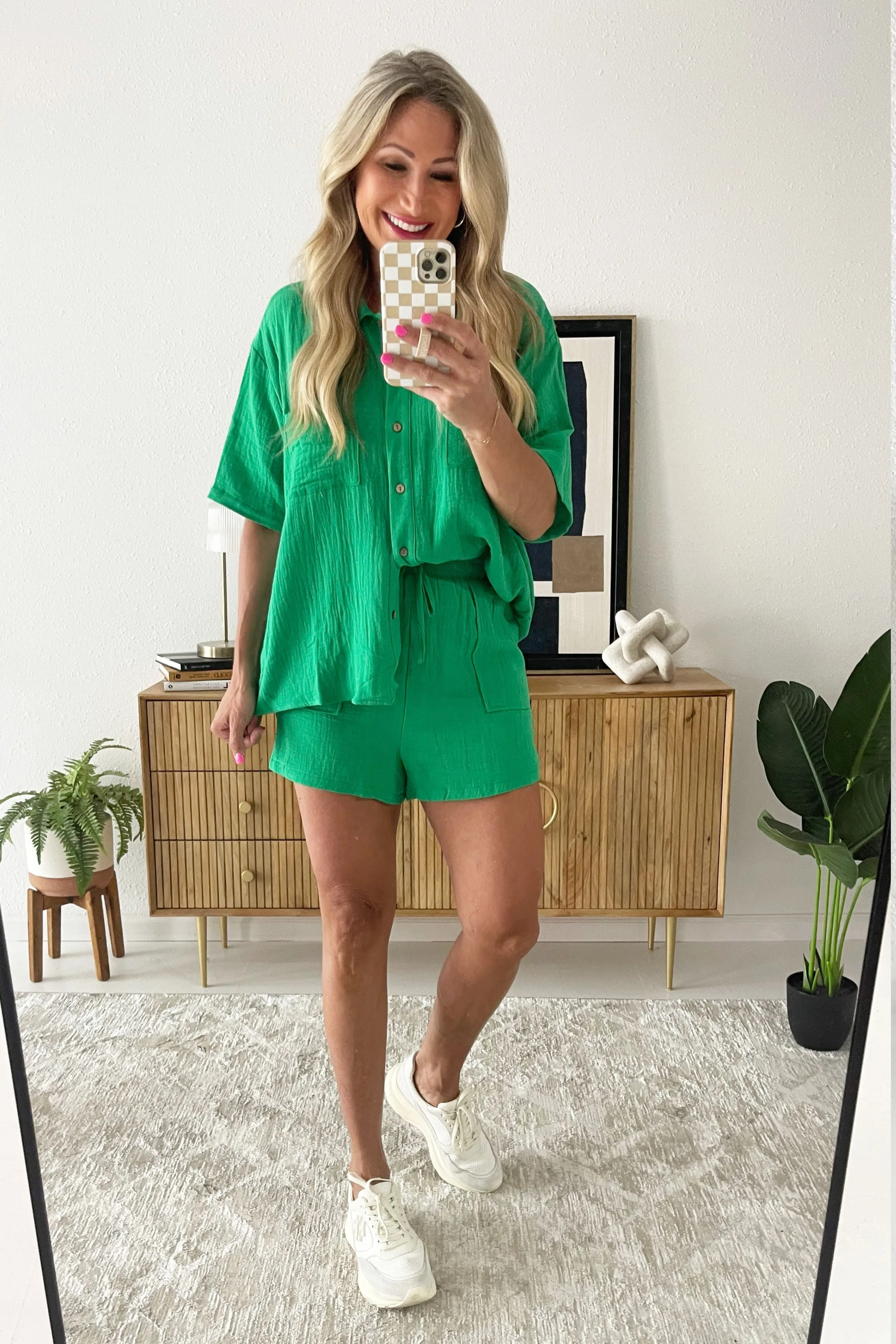 Woven Short with Side Pockets